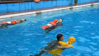 Công an tỉnh Lào Cai khai mạc lớp tập huấn bơi tự do và bơi cứu hộ, cứu nạn năm 2026
