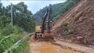 Mỏ Vàng xuất hiện 10 điểm sạt lở, sụt lún do mưa lớn
