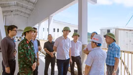 Phó Chủ tịch UBND tỉnh Phan Trung Bá kiểm tra công trình trường nội trú biên giới Y Tý, A Mú Sung