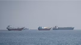 Eo biển Hormuz vẫn tê liệt sau 6 tháng xung đột tại Iran