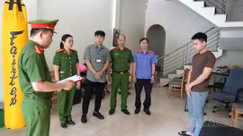 Lào Cai: Khởi tố đối tượng lừa dối khách hàng khi bán thảo mộc qua mạng xã hội