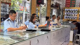 Phát hiện công ty kinh doanh trang sức nghi giả mạo nhãn hiệu