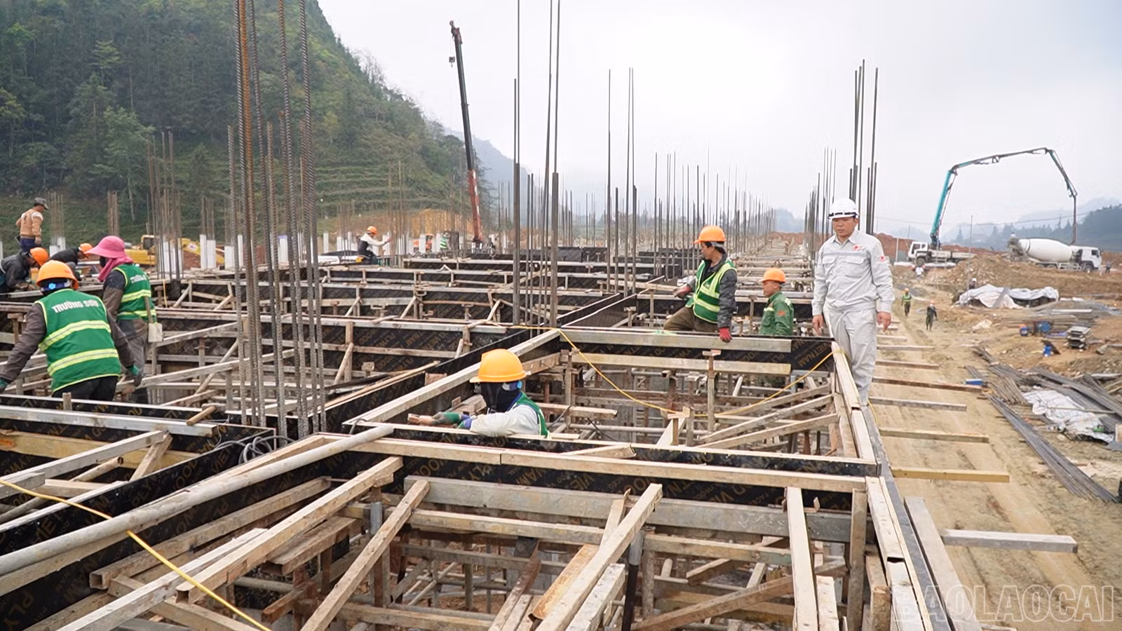 baolaocai-br_truong-noi-tru00-17-52-21still005.png