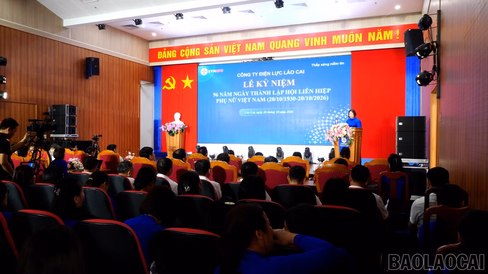 baolaocai-br_gap-mat-can-bo-nu.jpg
