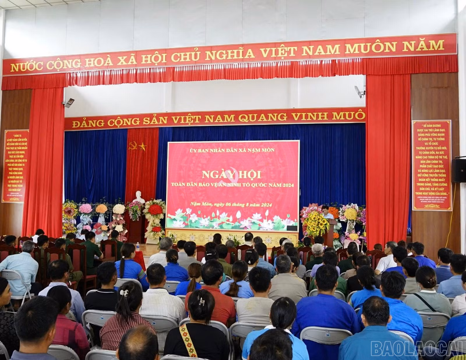 Quang cảnh ngày hội.