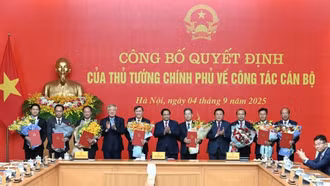 Thủ tướng trao 8 quyết định bổ nhiệm một số lãnh đạo Bộ, cơ quan thuộc Chính phủ