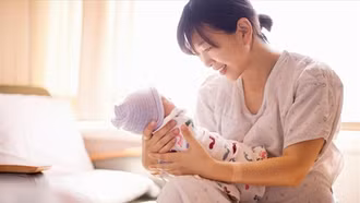 Từ 01/7, lao động nữ sinh con được nhận những khoản tiền nào?