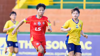 Chiến thắng 1-0 trước đội tuyển nữ Hà Nội I, TP.HCM I vươn lên dẫn đầu bảng xếp hạng