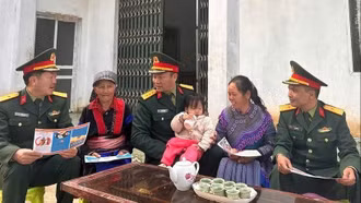 Xây đắp niềm tin cho đồng bào nơi biên cương