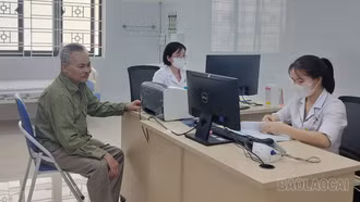 Bảo vệ sức khỏe người cao tuổi mùa nắng nóng