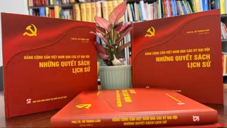 Ra mắt cuốn sách truyền cảm hứng về tinh thần đổi mới không ngừng nghỉ của Đảng