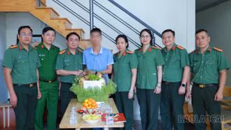 Lãnh đạo Công an tỉnh thăm, động viên cán bộ bị thương khi làm nhiệm vụ