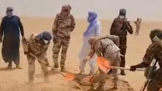 Thảm kịch tại sa mạc Sahara: 49 người tử vong vì khát và sốc nhiệt do hỏng xe