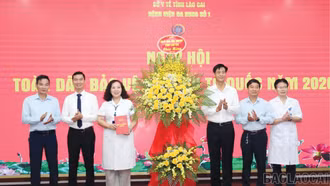 Phó Chủ tịch UBND tỉnh Phan Trung Bá dự ngày hội "Toàn dân bảo vệ an ninh Tổ quốc”