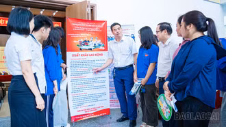 Mường Khương: Hơn 300 học sinh lớp 12 và người lao động "đón sóng" cơ hội việc làm năm 2026