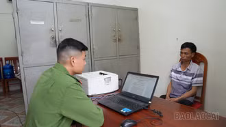 Công an phường Âu Lâu truy tìm đối tượng trốn thi hành quyết định cai nghiện bắt buộc