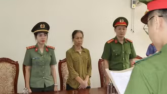 Bị khởi tố vì dùng hàn the để sản xuất bánh cuốn dai, giòn