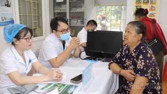 Phường Lào Cai: Khám sức khỏe, tư vấn miễn phí cho 200 người cao tuổi khu Vạn Hòa