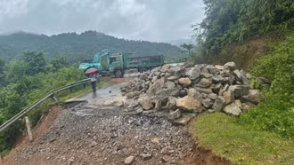 Bộ Xây dựng khẩn trương triển khai phương án ứng phó mưa lớn, nguy cơ sạt lở đất