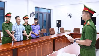 Lệnh giữ khẩn cấp đối tượng giáo viên Trường THPT Chuyên Tuyên Quang vi phạm Kỳ thi tốt nghiệp THPT quốc gia năm 2026