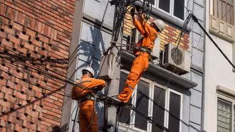 Điều chỉnh giờ cao điểm sử dụng điện: Các gia đình bị ảnh hưởng thế nào?
