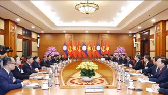 Thường trực Ban Bí thư Trần Cẩm Tú hội đàm với Thường trực Ban Bí thư Trung ương Đảng Nhân dân Cách mạng Lào