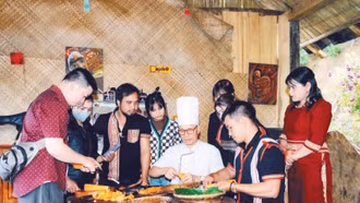 Chuyện làng cà phê làm du lịch