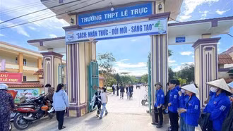 Quảng Trị: Xác minh thông tin "giáo viên vào phòng thi hướng dẫn thí sinh làm bài"