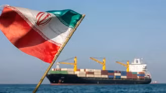 Vùng Vịnh bên bờ vực xung đột mới: Iran biến eo biển Hormuz thành “vũ khí vàng”, Mỹ điều 24 tàu chiến áp sát