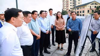 Thường trực Tỉnh ủy khảo sát thực địa một số dự án tại phường Sa Pa