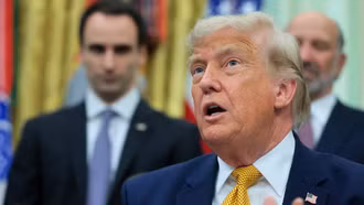 Tổng thống Trump: Các hãng ô tô Mỹ có thể tham gia sản xuất vũ khí