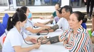 Từ năm 2026, người cao tuổi được khám sức khỏe định kỳ miễn phí ít nhất mỗi năm 1 lần