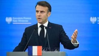 Tổng thống Pháp Emmanuel Macron ký ban hành luật trợ tử