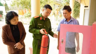 Bộ Nội vụ chốt chế độ cho người hoạt động không chuyên trách nghỉ việc