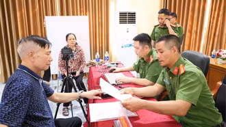 Công an xã Bảo Hà phối hợp thu nhận mẫu sinh phẩm ADN cho thân nhân liệt sĩ