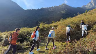 Hành trình vượt chính mình trên đỉnh Ngũ Chỉ Sơn