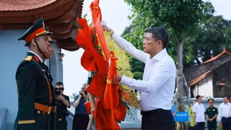 Thủ tướng Lê Minh Hưng tri ân các anh hùng liệt sĩ tại tỉnh Lạng Sơn