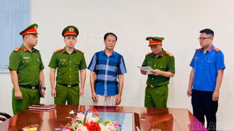 Khởi tố, bắt tạm giam 3 nguyên cán bộ thuế tỉnh Lào Cai về tội “Lợi dụng chức vụ, quyền hạn trong khi thi hành công vụ”