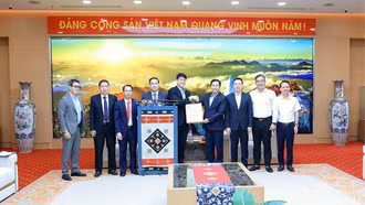 Bí thư Tỉnh ủy Lào Cai tiếp lãnh đạo Khách sạn Quốc tế Aristo