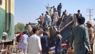 Pakistan: Nổ lớn nhằm vào đoàn tàu Jaffar Express khiến trên 100 người thương vong