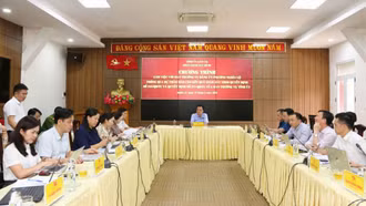 Đoàn công tác số 9 của Ban Thường vụ Tỉnh ủy làm việc với Ban Thường vụ Đảng ủy phường Nghĩa Lộ
