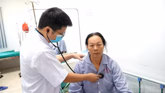 Trung tâm Y tế khu vực Bảo Thắng cấp cứu kịp thời nhiều ca ngộ độc nấm rừng