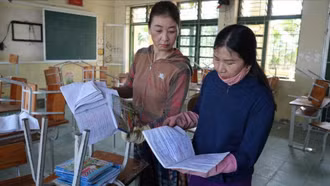 Bảo đảm dạy và học ở vùng lũ: Thích ứng trước mắt và chủ động lâu dài