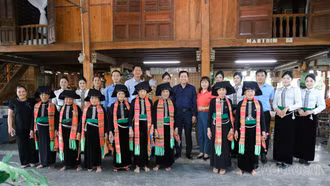 Bí thư Tỉnh ủy Dương Quốc Huy thăm mô hình homestay ở phường Trung Tâm