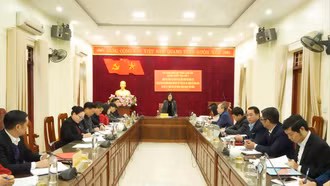 Tổ kiểm tra số 1 kiểm tra công tác chuẩn bị bầu cử tại các xã Trấn Yên, Quy Mông, Việt Hồng, Hưng Khánh