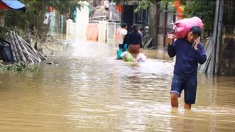 Mưa lũ làm 42 người chết, mất tích cùng với nhiều thiệt hại