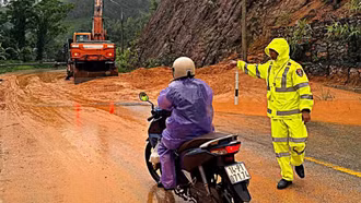 6 tỉnh, thành được cảnh báo nguy cơ ngập sâu, sạt lở sau bão số 4