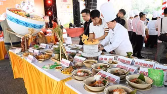 Xác lập kỷ lục 100 món ngon làm từ sợi gạo và bún