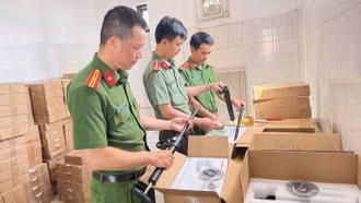 Triệt phá đường dây mua bán vũ khí quân dụng, thu giữ 422 bộ súng nén hơi