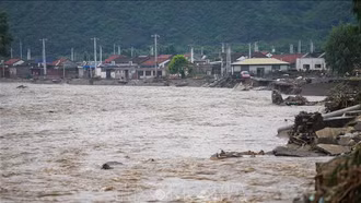Trung Quốc kích hoạt cơ chế ứng phó khẩn cấp lũ lụt tại 6 địa phương